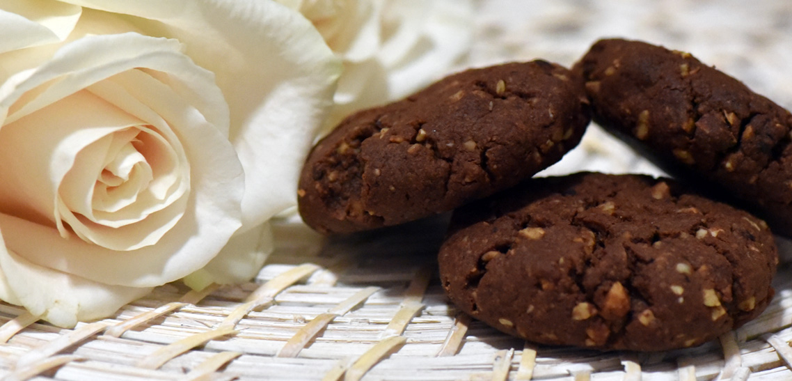 hazelnut cacao cookies with amaretto